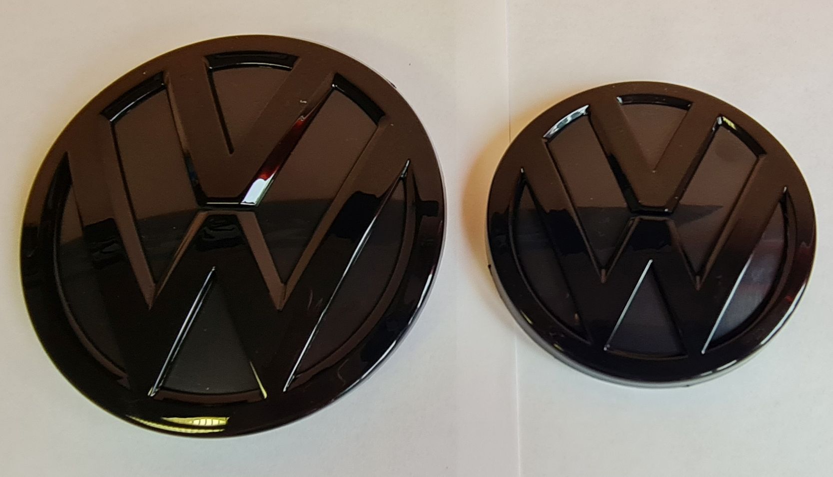 VW znak 138+110mm černý MK7,5 - set 2 kusy