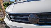Krytka VW znaku 111+122mm - černý POLO
