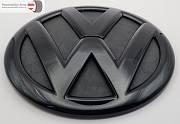 VW znak 100mm černý lesk