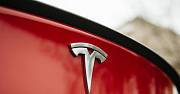 TESLA znak - emblem chrom